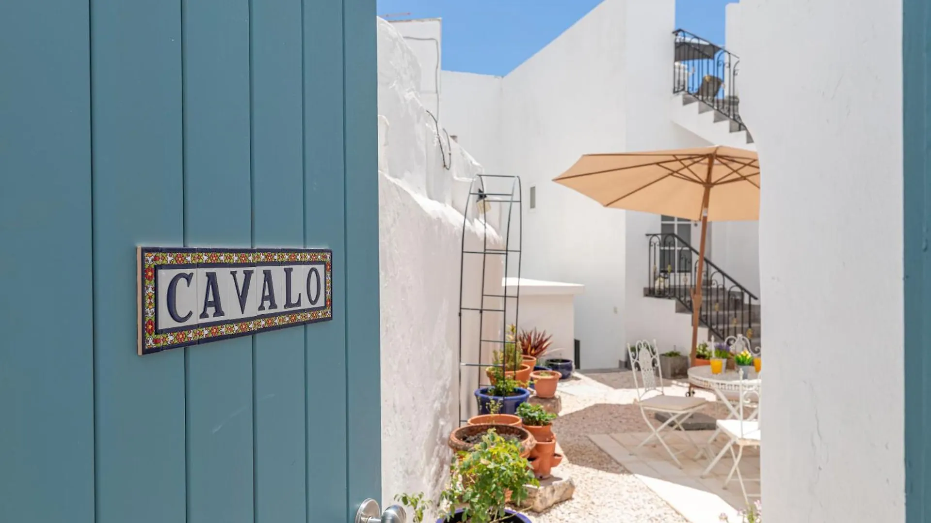 Casa Cavalo Town Centre location